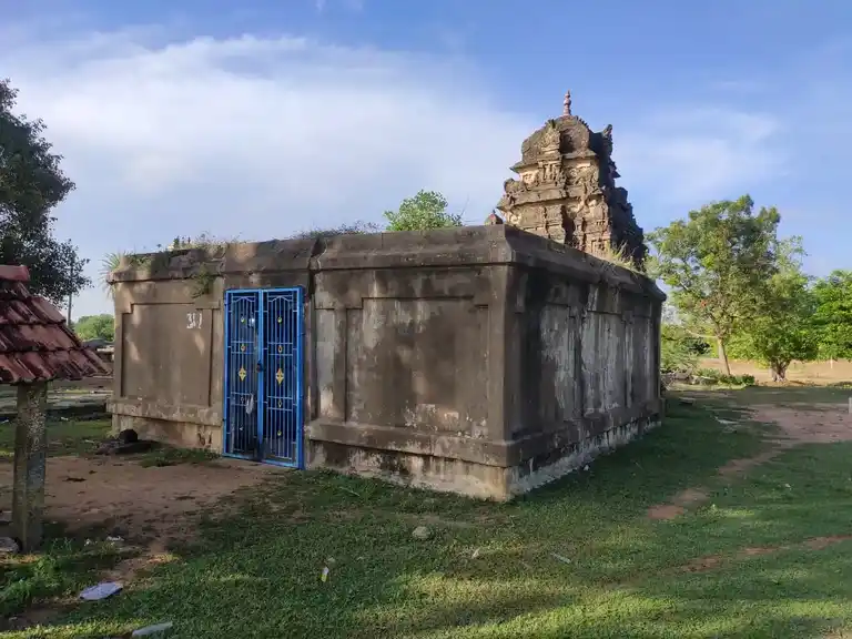Arulmigu Kazhani Udaiya Ayyanar Temple, Aalappiranthan - 622202 அருள்மிகு கழனி உடைய அய்யனார் திருக்கோயில், Aalappiranthan - 622202, Pudukkottai - Ancient Temple Architecture and History Image 5