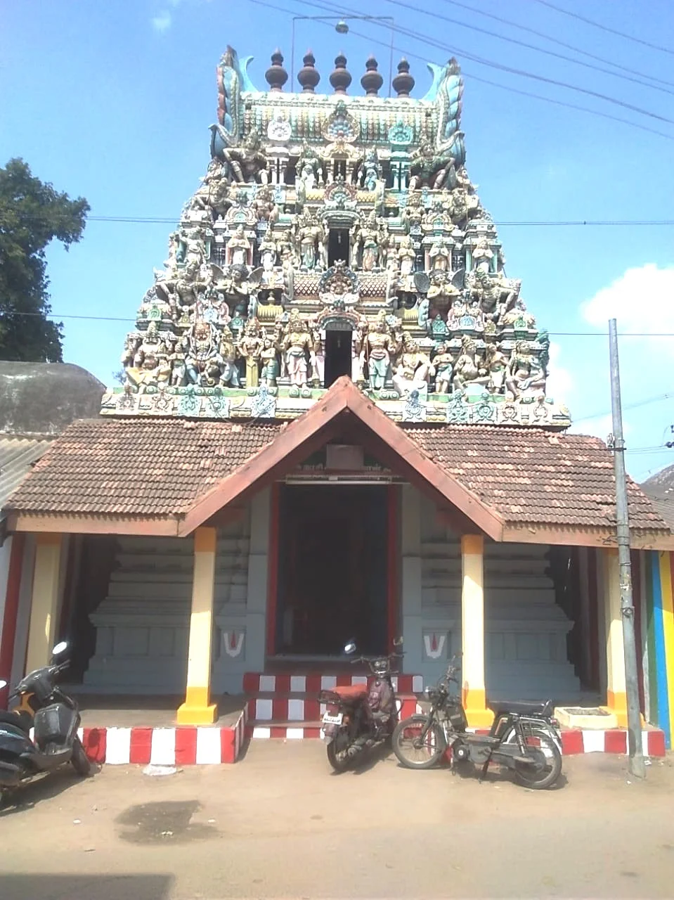 அருள்மிகு கீழசிங்க பெருமாள் திருக்கோயில், Kondiraja Palayam, Thanjavur - 613001 - Main View