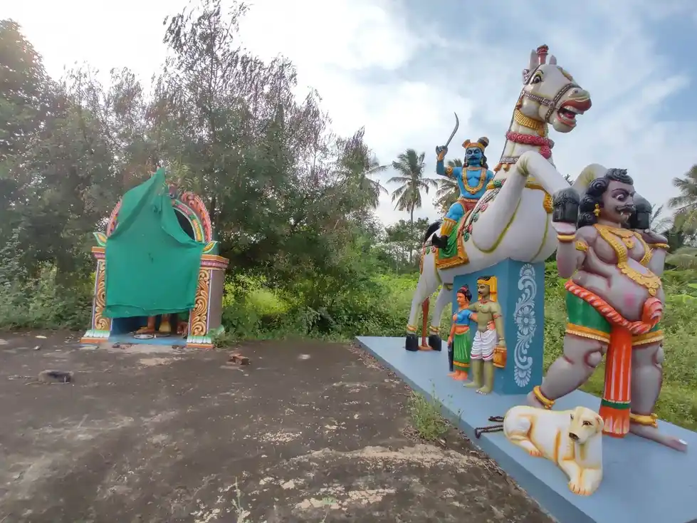 Arulmigu Keeripasikka Ayyanaar Temple, Oruthattu - 624206 அருள்மிகு கீரிபசிக்க அய்யனார் திருக்கோயில், Oruthattu - 624206, Dindigul - Ancient Temple Architecture and History Image 3