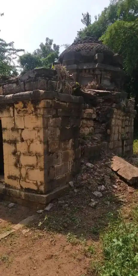 Arulmigu Kelamadam Samathi, Aduthurai - 621108 அருள்மிகு மேல மடம், Aduthurai - 621108, Perambalur - Ancient Temple Architecture and History Image 5
