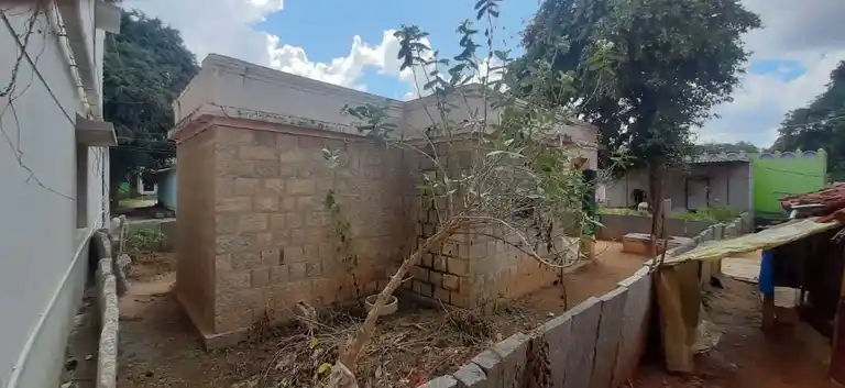 Arulmigu Kerigai Devar Temple, Koosthalapalli - 635103 Arulmigu Kerigai Devar Temple, கூஸ்தானப்பள்ளி - 635103, Krishnagiri - Ancient Temple Architecture and History Image 4