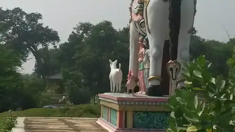 Arulmigu Kodaimugi Ayyanar Temple, Kulichppattu - 613501 அருள்மிகு கொடைமுகி அய்யனார் திருக்கோயில், Kulichppattu - 613501, Thanjavur - Ancient Temple Architecture and History Image 6