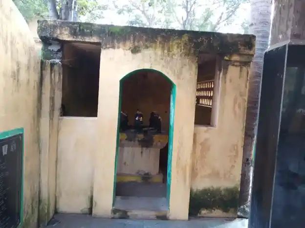 Arulmigu Kodamathamman Temple, Serpadi - 632103 அருள்மிகு கொடமாத்தம்மன் திருக்கோயில், சேர்பாடி - 632103, Vellore - Ancient Temple Architecture and History Image 4