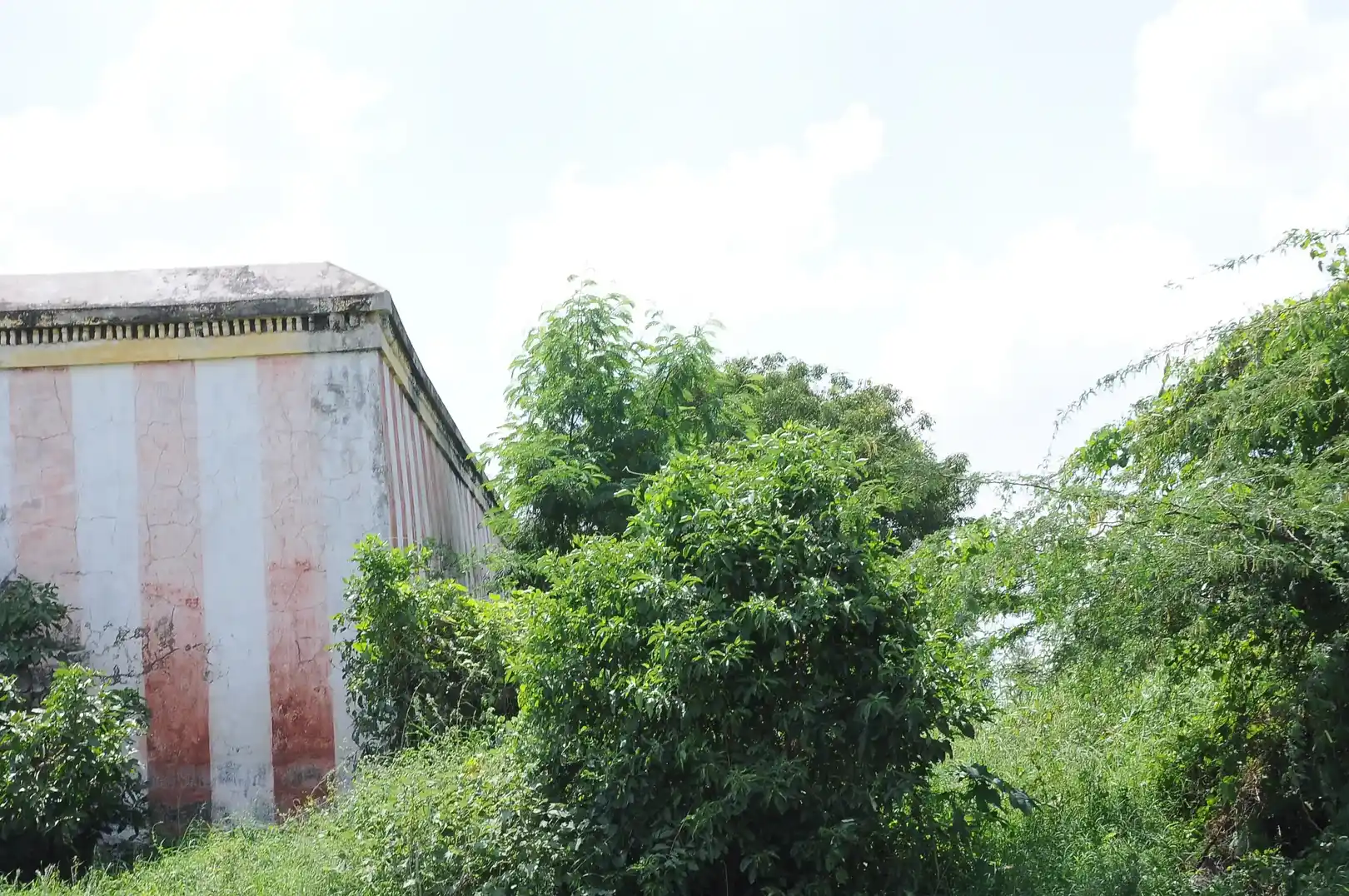 Arulmigu Kodandaramar Tempele, Oothadur, Oottathur - 621109 Arulmigu Kodandaramar Tempele, Oothadur, Oottathur - 621109, Thiruchirappalli - Ancient Temple Architecture and History Image 4