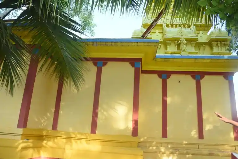 Arulmigu Kodhandaramar Temple, Pappireddypatty Road, Kadathur - 635303 அருள்மிகு கோதண்டராமசுவாமி திருக்கோயில், பாப்பிரெட்டிப்பட்டி ரோடு, கடத்தூர் - 635303, Dharmapuri - Ancient Temple Architecture and History Image 2