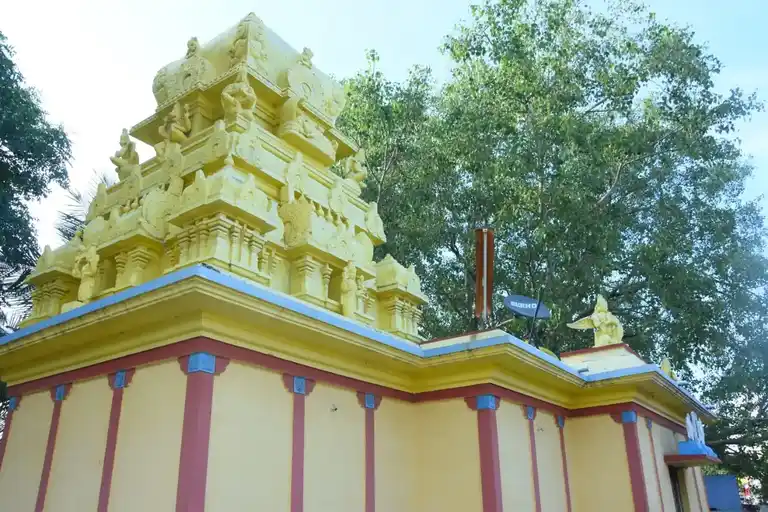 Arulmigu Kodhandaramar Temple, Pappireddypatty Road, Kadathur - 635303 அருள்மிகு கோதண்டராமசுவாமி திருக்கோயில், பாப்பிரெட்டிப்பட்டி ரோடு, கடத்தூர் - 635303, Dharmapuri - Ancient Temple Architecture and History Image 5