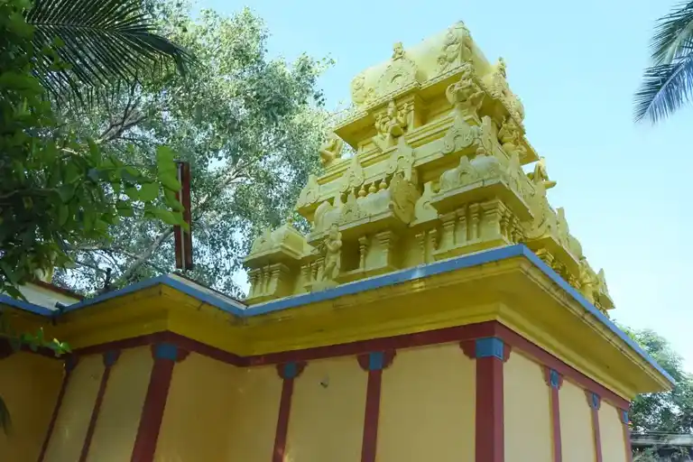 Arulmigu Kodhandaramar Temple, Pappireddypatty Road, Kadathur - 635303 அருள்மிகு கோதண்டராமசுவாமி திருக்கோயில், பாப்பிரெட்டிப்பட்டி ரோடு, கடத்தூர் - 635303, Dharmapuri - Ancient Temple Architecture and History Image 8