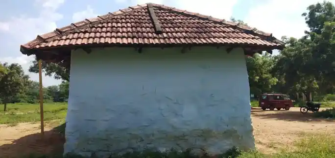 Arulmigu Kodikkara Mariyamman Temple, Karattupatty - 621313 அருள்மிகு கொடிக்கார மாரியம்மன் திருக்கோயில், Karattupatty - 621313, Karur - Ancient Temple Architecture and History Image 3