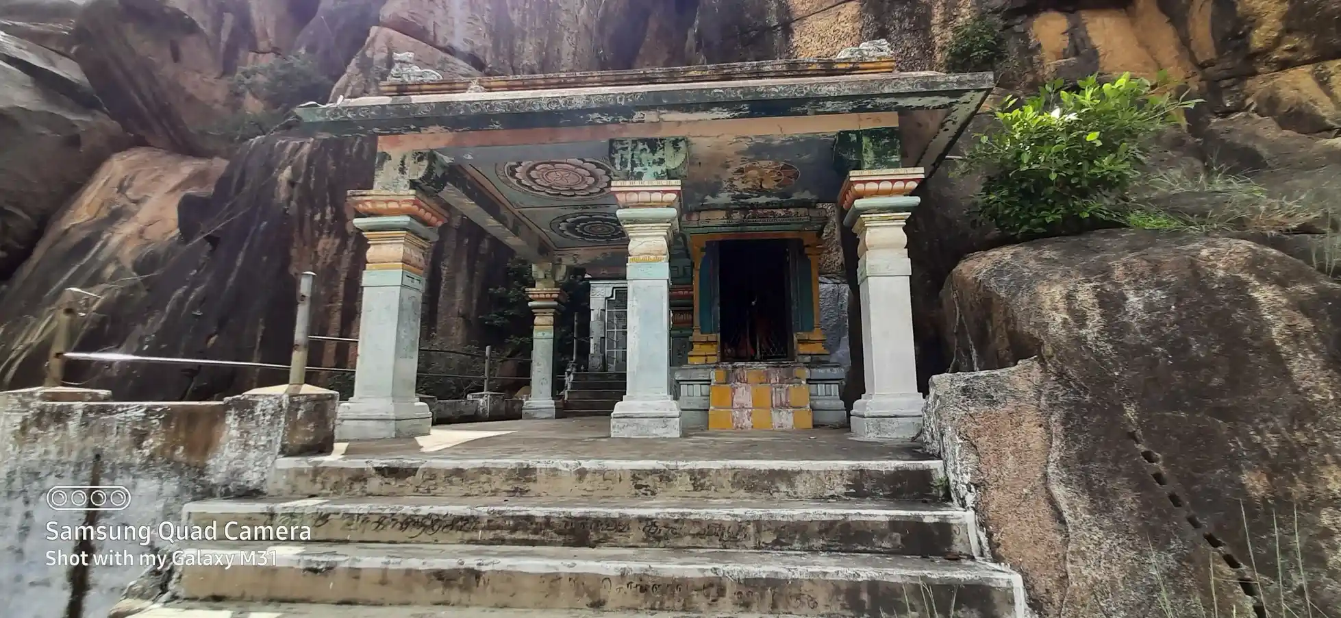 Arulmigu Kodilageshwarat Temple, Pazhaya Papanasam - 627425 Arulmigu Kodilageshwarat Temple, Pazhaya Papanasam - 627425, Tirunelveli - Ancient Temple Architecture and History Image 4