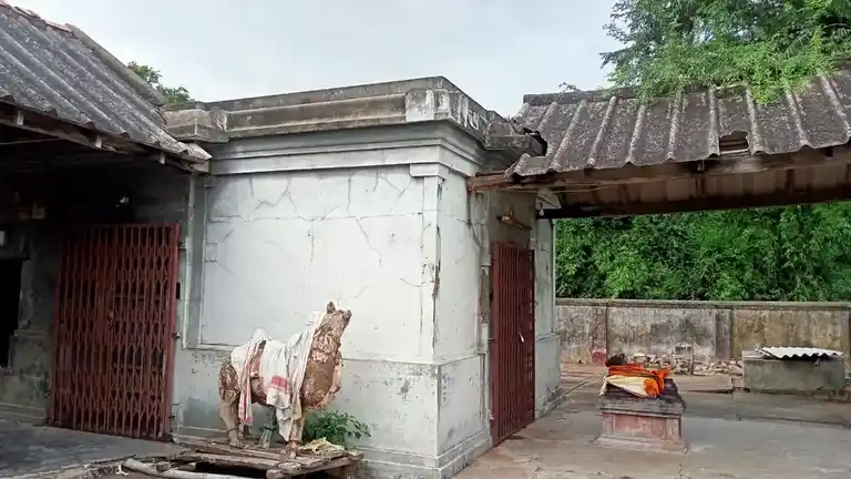 Arulmigu Kodyeswar Swamy Temple, Kodimanagalam - 613704 அருள்மிகு கோடீஸ்வரர் திருக்கோயில், Kodimanagalam - 613704, Thiruvarur - Ancient Temple Architecture and History Image 2