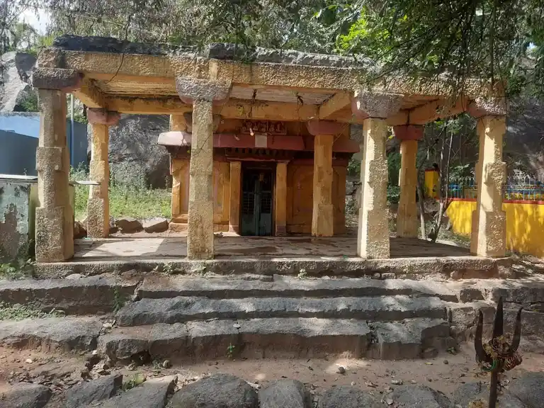 Arulmigu Kolalamman Temple, Gittampatti - 635111 அருள்மிகு சோலாளம்மன் திருக்கோயில், Gittampatti - 635111, Dharmapuri - Ancient Temple Architecture and History Image 4