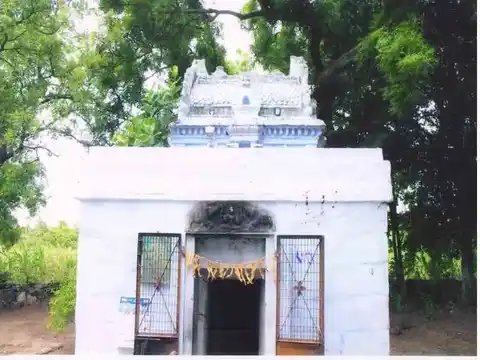 Arulmigu Komalikarai Chellandiamman Thirukoil, K.Mettupalayam - 638452 அருள்மிகு கோமாளிக்கரைசெல்லாண்டியம்மன் திருக்கோயில், K.Mettupalayam - 638452, Erode - Ancient Temple Architecture and History Image 2