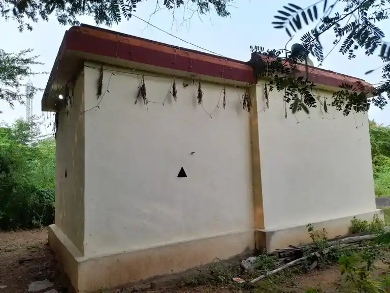 Arulmigu Komaththamman Temple, Echiputhur - 632072 அருள்மிகு கொம்மாத்தம்மன் திருக்கோயில், இச்சிப்புத்தூர் - 632072, Ranipet - Ancient Temple Architecture and History Image 3