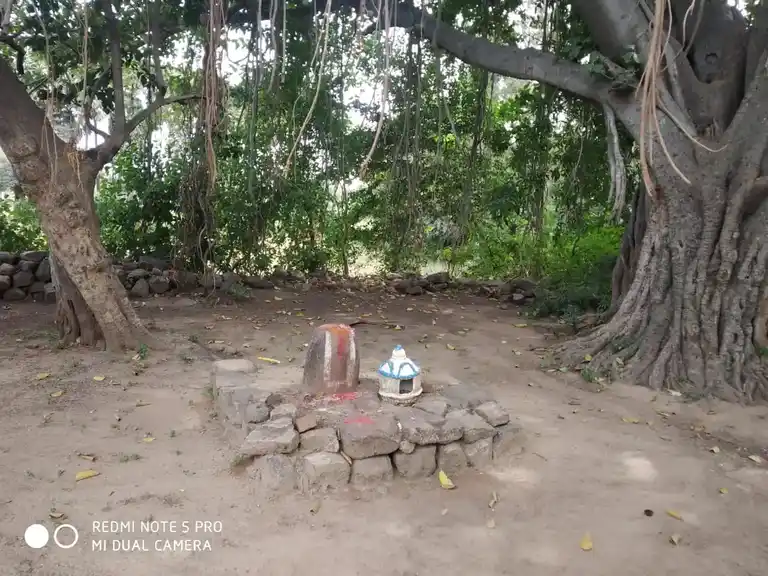 Arulmigu Konapatty Sendrayaswamy Temple, Theevettipatty - 636351 அருள்மிகு கோனப்பட்டி சென்றாயசுவாமி திருக்கோயில், Theevettipatty - 636351, Salem - Ancient Temple Architecture and History Image 3