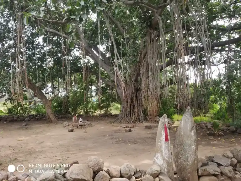 Arulmigu Konapatty Sendrayaswamy Temple, Theevettipatty - 636351 அருள்மிகு கோனப்பட்டி சென்றாயசுவாமி திருக்கோயில், Theevettipatty - 636351, Salem - Ancient Temple Architecture and History Image 5