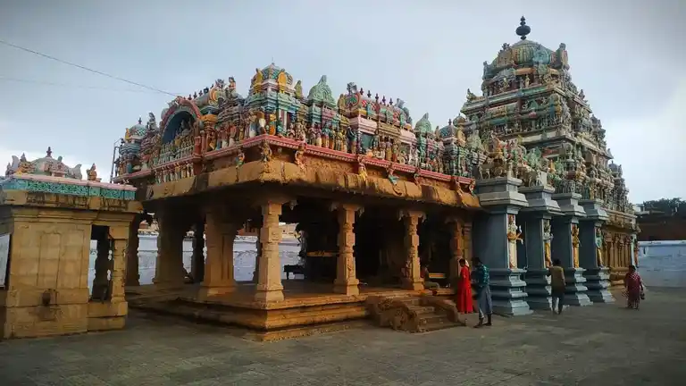 Arulmigu Koodal Azhagiyaperumal Temple, Keelagudalur - 625518 அருள்மிகு கூடல் அழகியப் பெருமாள் திருக்கோயில், கீழக்கூடலூர் - 625518, Theni - Ancient Temple Architecture and History Image 5