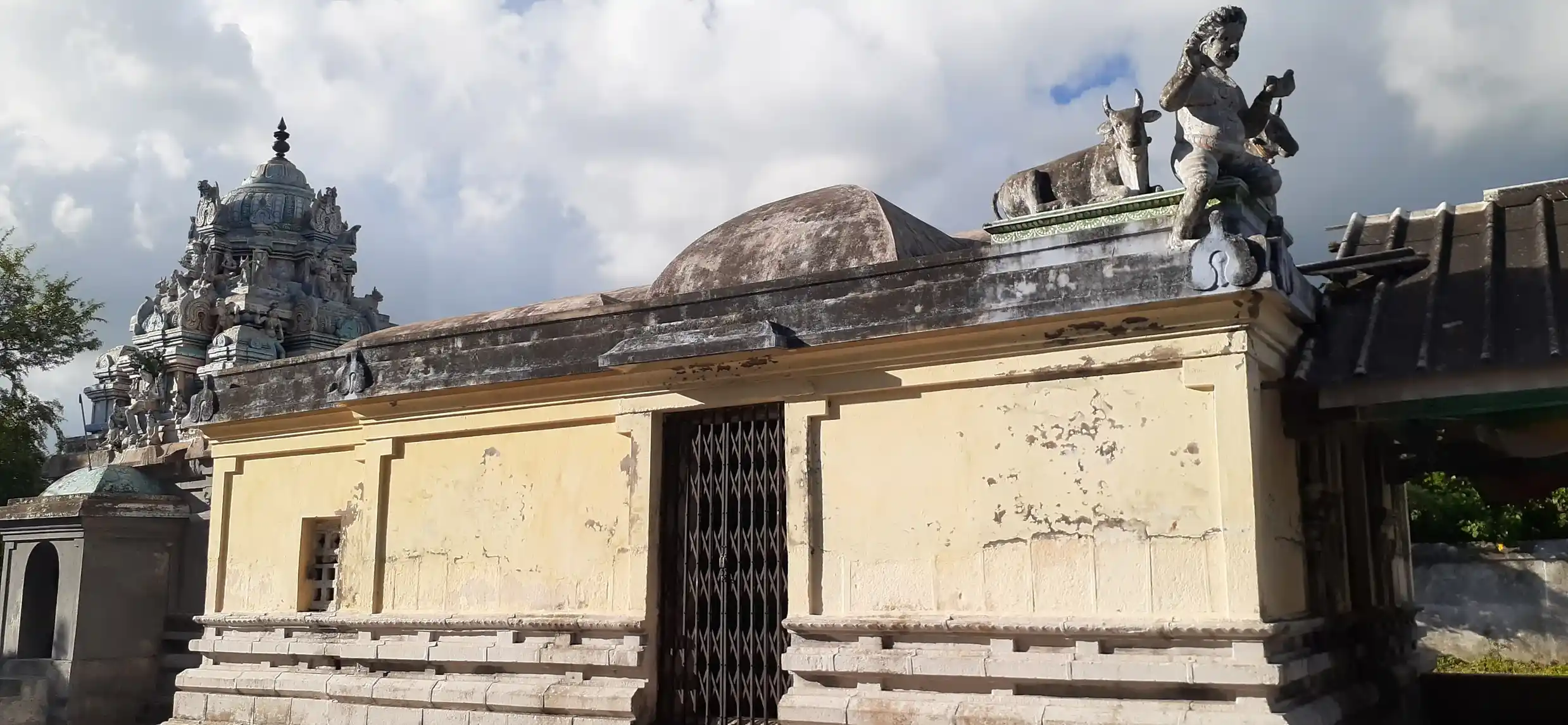 Arulmigu Koonandar Temple, Manakarai - 610206 Temple