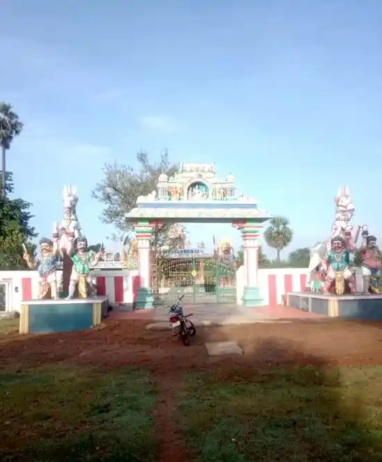 Arulmigu Koonthal Udaiya Ayyanar Temple, S.V.Mankalam - 630501 அருள்மிகு. கூந்தலுடைய அய்யனார் திருக்கோயில், S.V.Mankalam - 630501, Sivagangai - Ancient Temple Architecture and History Image 4