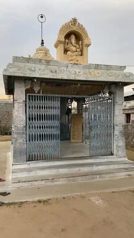 Arulmigu Koorai Vinayagar Temple, Nasiyanur - 638107 அருள்மிகு கூரை விநாயகர் திருக்கோயில், Nasiyanur - 638107, Erode - Ancient Temple Architecture and History Image 3