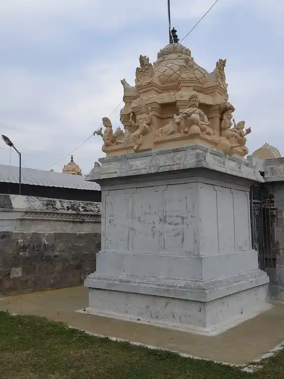Arulmigu Koorai Vinayagar Temple, Nasiyanur - 638107 அருள்மிகு கூரை விநாயகர் திருக்கோயில், Nasiyanur - 638107, Erode - Ancient Temple Architecture and History Image 4