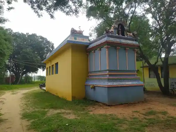 Arulmigu Koothandavar And Manjiamman Temple, Kammasamutram - 632319 அருள்மிகு கூத்தாண்டவர் மஞ்சியம்மன் திருக்கோயில், கம்மசமுத்திரம் - 632319, Vellore - Ancient Temple Architecture and History Image 4