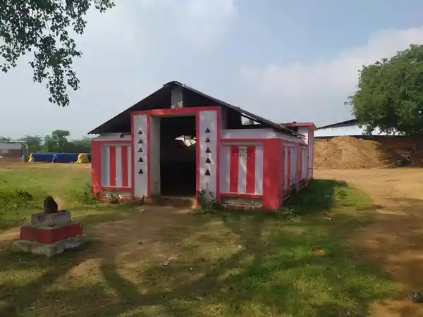 Arulmigu Koothandavar And Manjiamman Temple, Kammasamutram - 632319 அருள்மிகு கூத்தாண்டவர் மஞ்சியம்மன் திருக்கோயில், கம்மசமுத்திரம் - 632319, Vellore - Ancient Temple Architecture and History Image 6