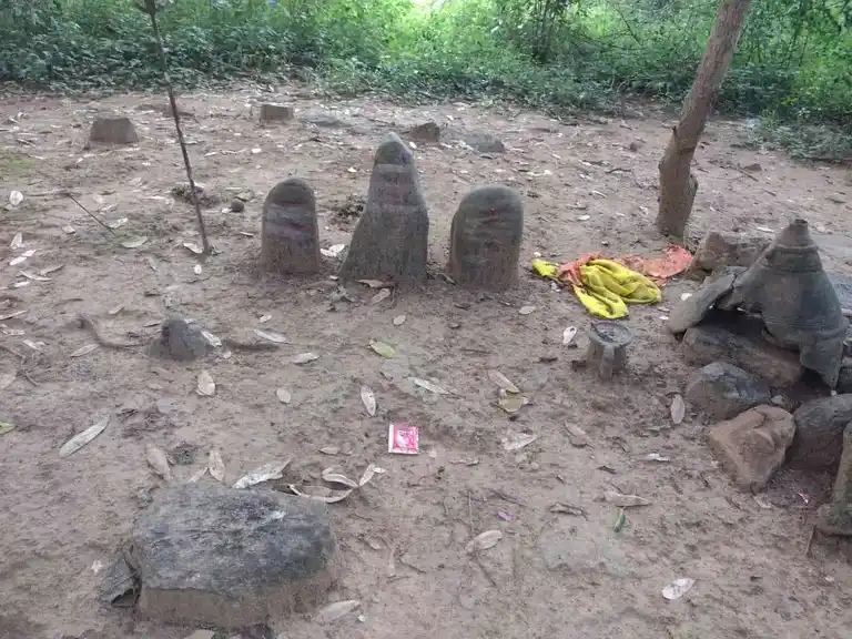 Arulmigu Koothandavar Temple, Peddur - 636905 அருள்மிகு கூத்தாண்டவர் திருக்கோயில், Peddur - 636905, Dharmapuri - Ancient Temple Architecture and History Image 2