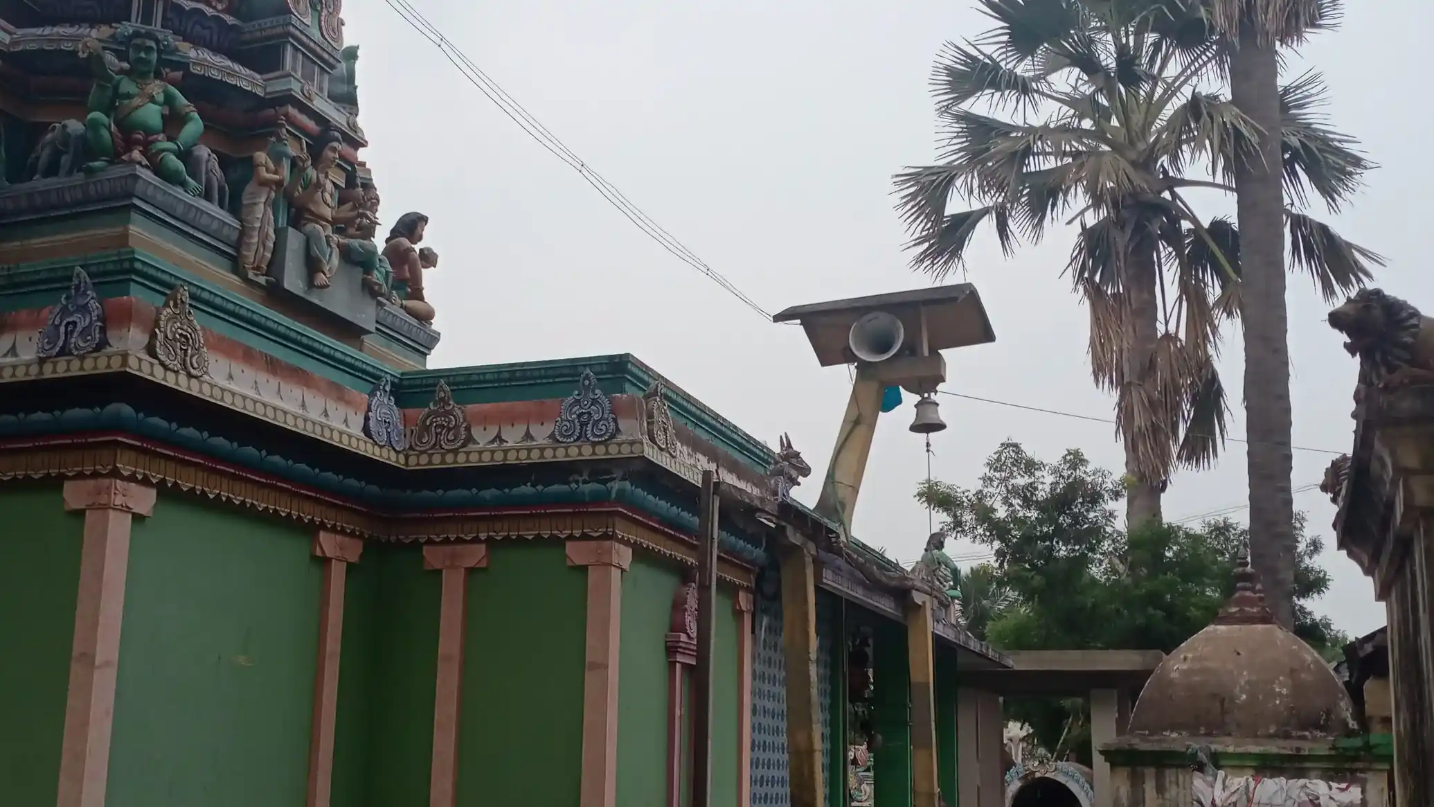 Arulmigu Koothaperumal Ayyanar Temple, Peraiyur - 614018 அருள்மிகு கூத்தபெருமாள் திருக்கோயில், Peraiyur, Peraiyur - 614018, Thiruvarur - Ancient Temple Architecture and History Image 6