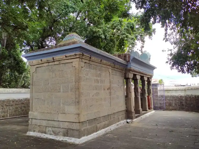 Arulmigu Koothar Kovil, Courtallam - 627802 Arulmigu Koothar Kovil, Courtallam - 627802, Tenkasi - Ancient Temple Architecture and History Image 5