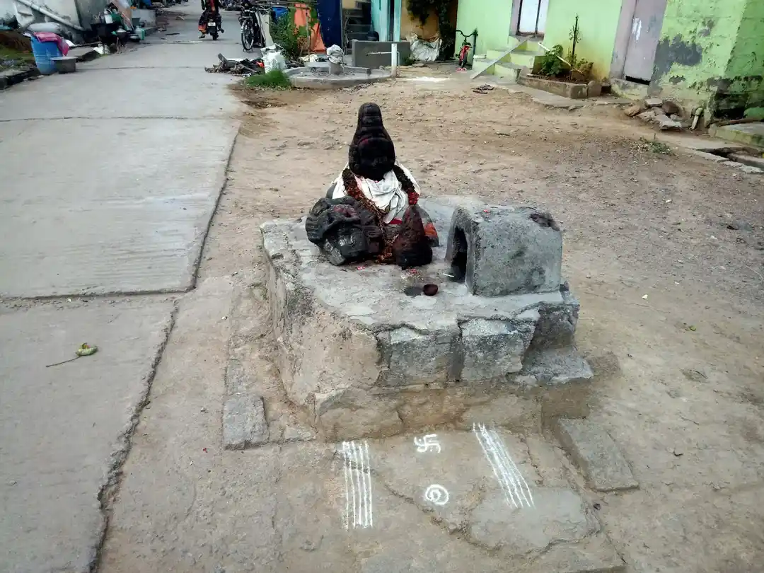 Arulmigu Kooththaandavar Temple, Anakarai Kottaalam - 606207 அருள்மிகு கூத்தாண்டவர் திருக்கோயில், Anakarai Kottaalam - 606207, Kallakurichi - Ancient Temple Architecture and History Image 4