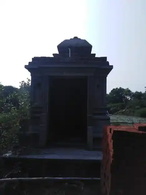 Arulmigu Kooththaperumal Temple, Maruvaththoor - 612804 அருள்மிகு கூத்தபெருமாள் திருக்கோயில், Maruvaththoor - 612804, Thiruvarur - Ancient Temple Architecture and History Image 2