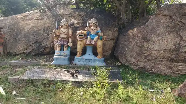 Arulmigu Kootthinipatti Karuppar Temple, Irumpaali - 622101