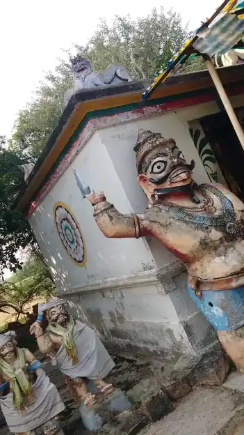 Arulmigu Kootthinipatti Karuppar Temple, Irumpaali - 622101 அருள்மிகு கூத்தினிப்பட்டி கருப்பர் திருக்கோயில், Irumpaali - 622101, Pudukkottai - Ancient Temple Architecture and History Image 2