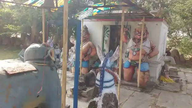 Arulmigu Kootthinipatti Karuppar Temple, Irumpaali - 622101 அருள்மிகு கூத்தினிப்பட்டி கருப்பர் திருக்கோயில், Irumpaali - 622101, Pudukkottai - Ancient Temple Architecture and History Image 4