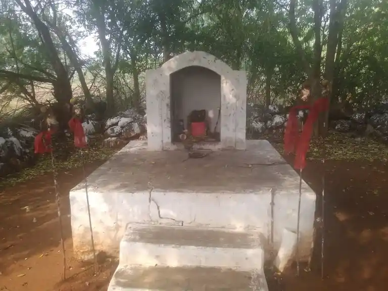 Arulmigu Korakuthi Karuppannaswamy Temple, Korakuthi - 639108 அருள்மிகு கோரகுத்தி கருப்பண்ணசாமி திருக்கோயில், Korakuthi - 639108, Karur - Ancient Temple Architecture and History Image 2