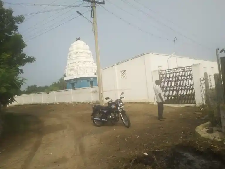 Arulmigu Korakuthi Perumal Temple, Korakuthi - 639108 அருள்மிகு கோரகுத்தி பெருமாள் திருக்கோயில், Korakuthi - 639108, Karur - Ancient Temple Architecture and History Image 4