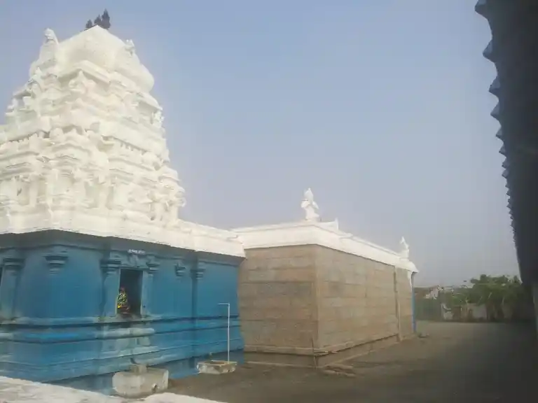 Arulmigu Korakuthi Perumal Temple, Korakuthi - 639108 அருள்மிகு கோரகுத்தி பெருமாள் திருக்கோயில், Korakuthi - 639108, Karur - Ancient Temple Architecture and History Image 6