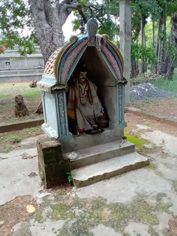 Arulmigu Kotaimuneeswaran Temple, Navaneethakannapuram, Thandavankulam - 609101 அ/மி.கோட்டைமுனீஸ்வரன் திருக்கோயில், Navaneethakannapuram, Sirkazhi - 609101, Mayiladuthurai - Ancient Temple Architecture and History Image 2