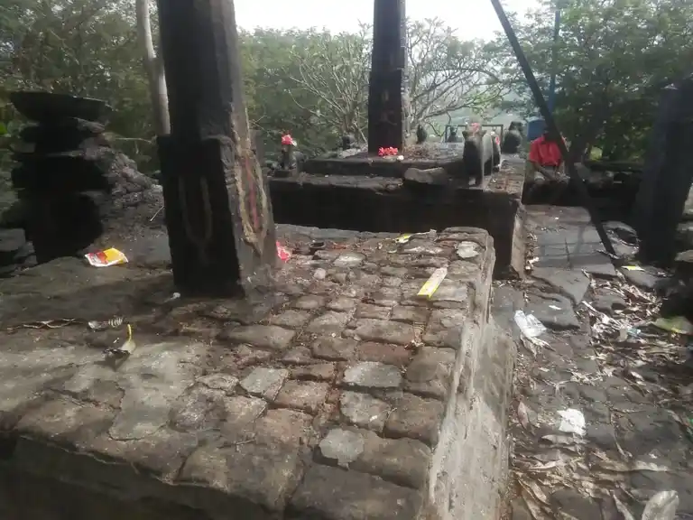 Arulmigu Kothaimalaiperumal Temple, Mannayakkanpatti - 636103 அருள்மிகு கோதைமலைப் பெருமாள் திருக்கோயில், Mannayakkanpatti - 636103, Salem - Ancient Temple Architecture and History Image 3