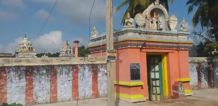 Arulmigu Kothanadaramaswami Temple, Vaniyambadi - 635751 அருள்மிகு கோதண்டராமர் திருக்கோயில், வாணியம்பாடி - 635751, Thirupathur - Ancient Temple Architecture and History Image 5