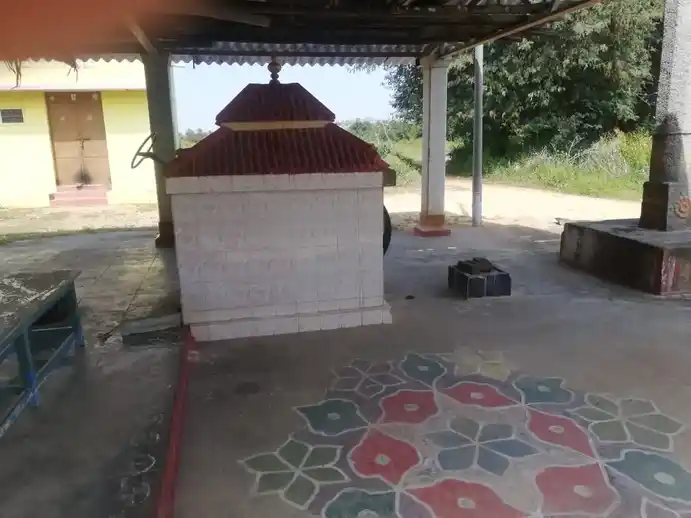 Arulmigu Kothunarasimmaswamy Temple, Samanthamalai - 635115 அருள்மிகு கொத்து நரசிம்மசுவாமி திருக்கோயில், Samanthamalai - 635115, Krishnagiri - Ancient Temple Architecture and History Image 2