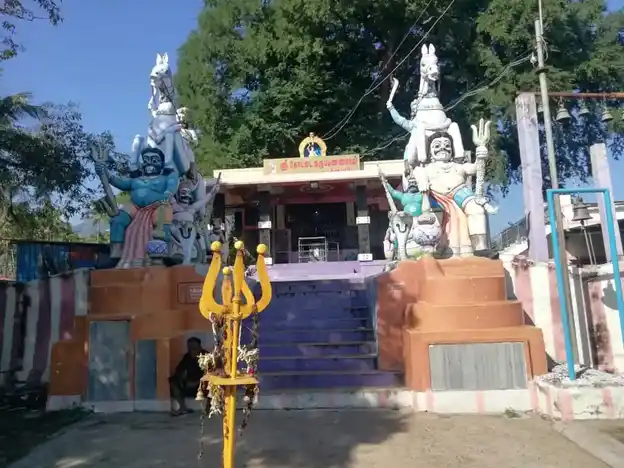 Arulmigu Kottai Karupanasamy Temple, Kannivadi - 624705 அருள்மிகு கோட்டை கருப்பண்ணசுவாமி திருக்கோயில், கன்னிவாடி - 624705, Dindigul - Ancient Temple Architecture and History Image 4