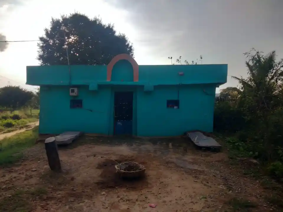 Arulmigu Kottaian Basuveswarar Temple, Kothanur, Thally - 635118 அருள்மிகு கோட்டையன் அக்ரஹாரம் பசுவேஸ்வரர் திருக்கோயில், Kothanur, Thally - 635118, Krishnagiri - Ancient Temple Architecture and History Image 4