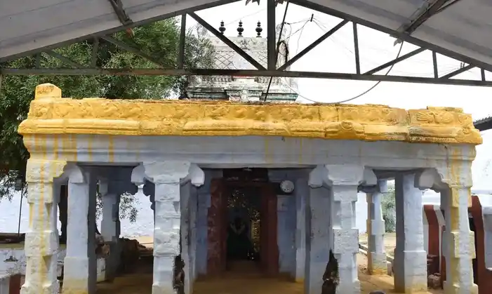 Arulmigu Kottaikaraiammn Temple, Manalur, Kannivadi - 639202 Temple