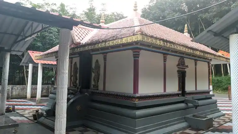 Arulmigu Kottaikonam Sastha Temple, Kakacheal, Pechiparai - 629161 அருள்மிகு கோட்டை கோணம் சாஸ்தா திருக்கோயில், Kakacheal, Pechiparai - 629161, Kanyakumari - Ancient Temple Architecture and History Image 2