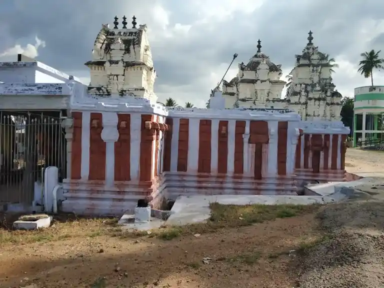 Arulmigu Kottaimariamman Temple, Nanjai Kolanalli, Kodumudi - 638154 அருள்மிகு கோட்டைமாரியம்மன் திருக்கோயில், Nanjai Kolanalli, Kodumudi - 638154, Erode - Ancient Temple Architecture and History Image 4