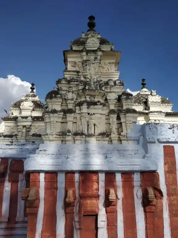 Arulmigu Kottaimariamman Temple, Nanjai Kolanalli, Kodumudi - 638154 அருள்மிகு கோட்டைமாரியம்மன் திருக்கோயில், Nanjai Kolanalli, Kodumudi - 638154, Erode - Ancient Temple Architecture and History Image 6