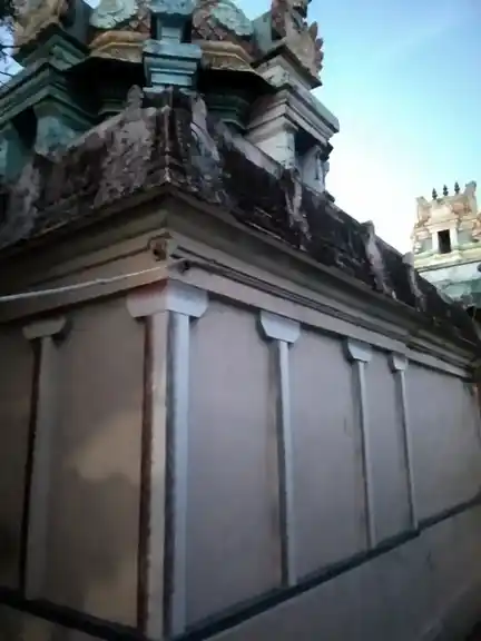Arulmigu Kottaivayil Navaneetha Krishnan Temple, Thirukkatupalli - 613104 அருள்மிகு கோட்டையில் நவனீத கிருஸ்னன் திருக்கோவில், Thirukkatupalli - 613104, Thanjavur - Ancient Temple Architecture and History Image 3
