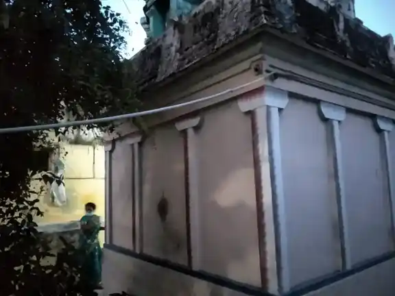 Arulmigu Kottaivayil Navaneetha Krishnan Temple, Thirukkatupalli - 613104 அருள்மிகு கோட்டையில் நவனீத கிருஸ்னன் திருக்கோவில், Thirukkatupalli - 613104, Thanjavur - Ancient Temple Architecture and History Image 4