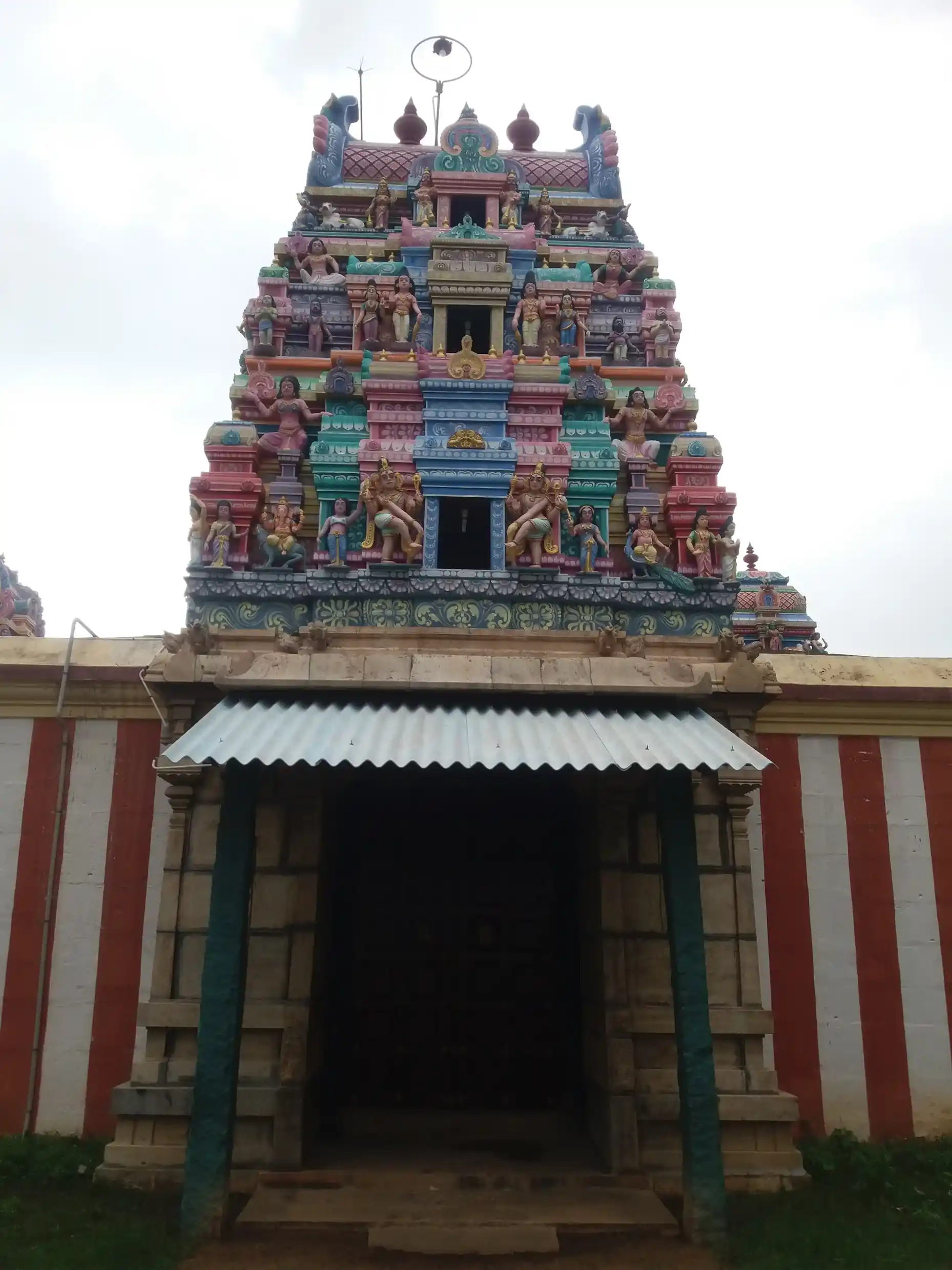 Arulmigu Kottapillaiyar, Meenakshi Sundareswarar Temple, Nkambanoor - 630207